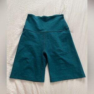 Beyond yoga high-waisted biker shorts size s